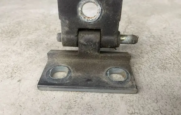 Volvo XC70 Rear door lower hinge 