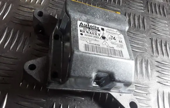 Renault Laguna II Airbag control unit/module 605487600 8200412022