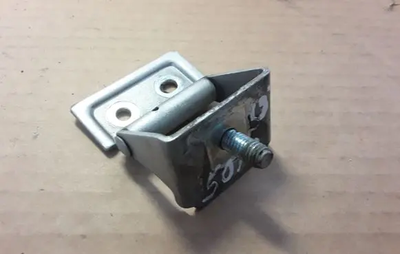 Suzuki SX4 Tailgate/trunk/boot hinge NOCODE