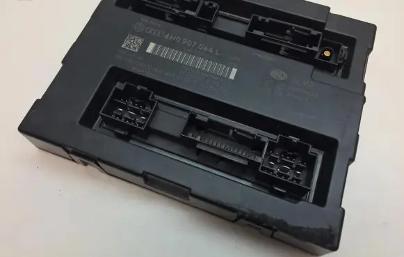 Audi A8 S8 D4 4H Comfort/convenience module 4H0907064L