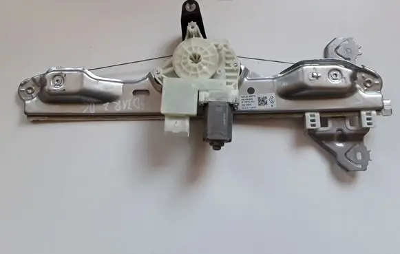 Renault Kadjar Rear window lifting mechanism without motor 827203827R