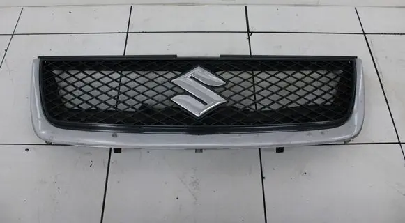 Suzuki Grand Vitara II Front bumper upper radiator grill 