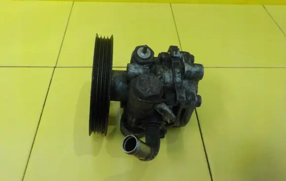 Suzuki Grand Vitara II Power steering pump 19SP4