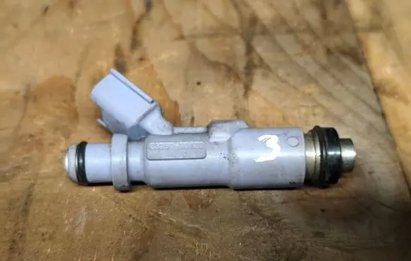 Lexus IS 200-300 Fuel injector 2325070120