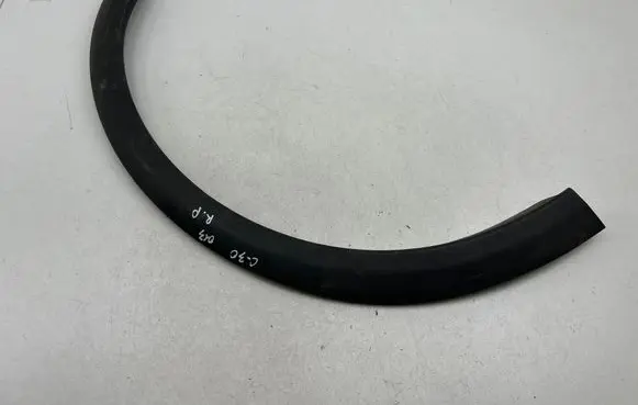 Front arch trim