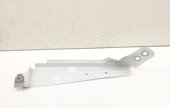 BMW X3 F25 Fender mounting bracket 7709N065