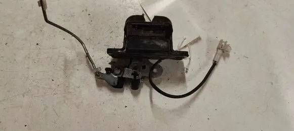 KIA Sorento Tailgate window lock/catch/latch 812303E00