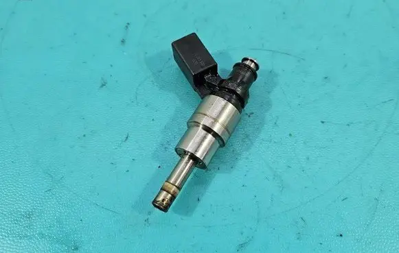 Audi A4 S4 B7 8E 8H Fuel injector 0261500020 IMPRK1511431