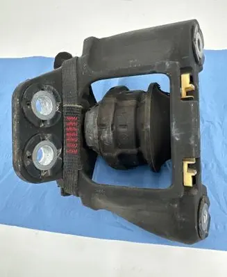 Engine mount bracket