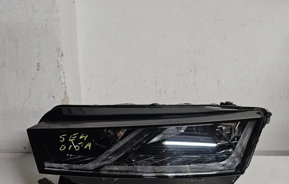 Skoda Octavia Mk3 (5E) Headlight/headlamp 5E4941015A
