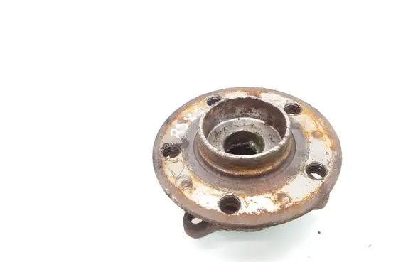 Front wheel hub
