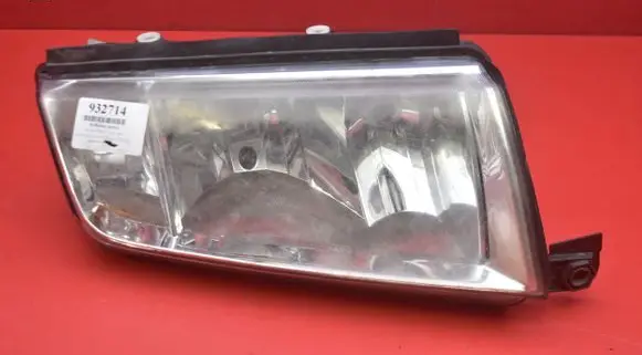Skoda Fabia Mk1 (6Y) Headlight/headlamp 08-665-1105R-M