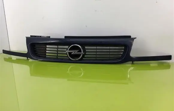 Opel Astra L Front bumper upper radiator grill