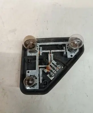 BMW 5 E39 Tail light bulb cover holder 8371326