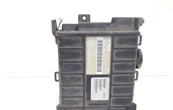 Volkswagen PASSAT B3 Engine control unit/module 443907311B 0261200261