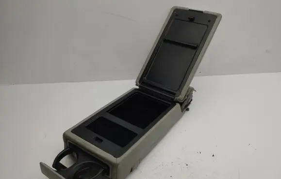 Lexus IS 220D-250-350 Rear seat armrest 