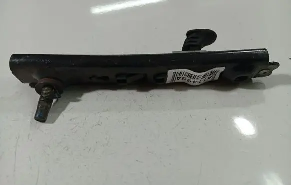 Chrysler Voyager Seat belt adjustment rail M234011