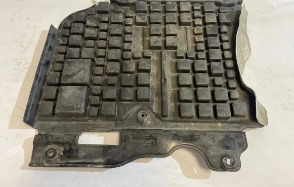 Jeep Grand Cherokee Engine splash shield/under tray BA14319186