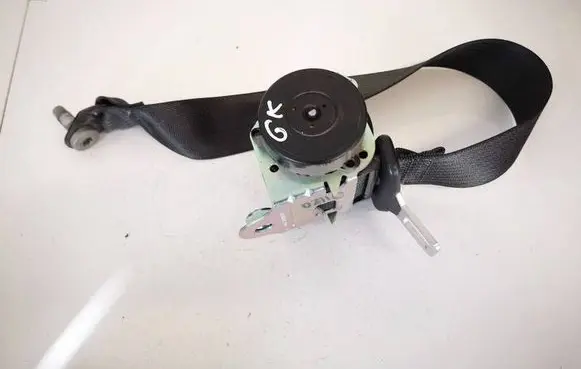 Rear seatbelt