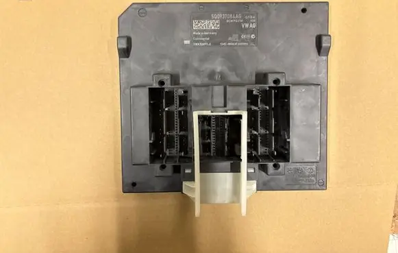Nissan Qashqai Comfort/convenience module 5Q0937084AG