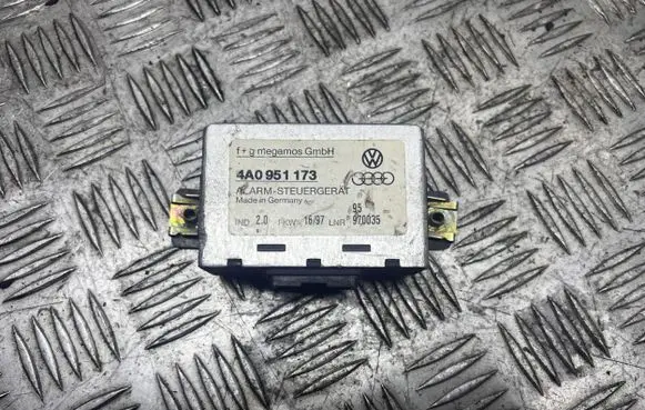 Audi A6 S6 C5 4B Alarm control unit/module 4A0951173 970035