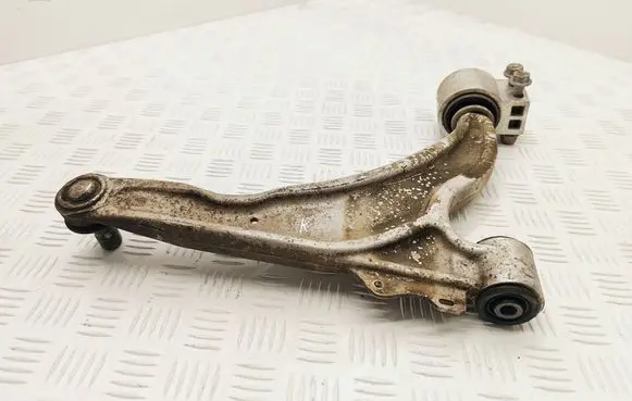 Opel Zafira C Front lower control arm/wishbone 437188620