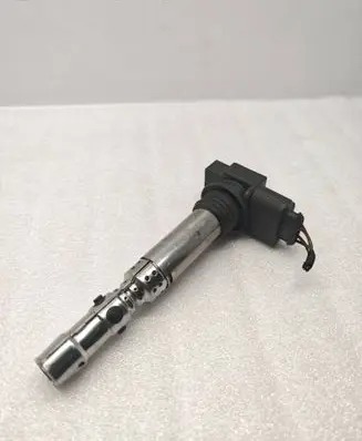 Volkswagen Polo IV 9N3 High voltage ignition coil R1304C00100 0981251020