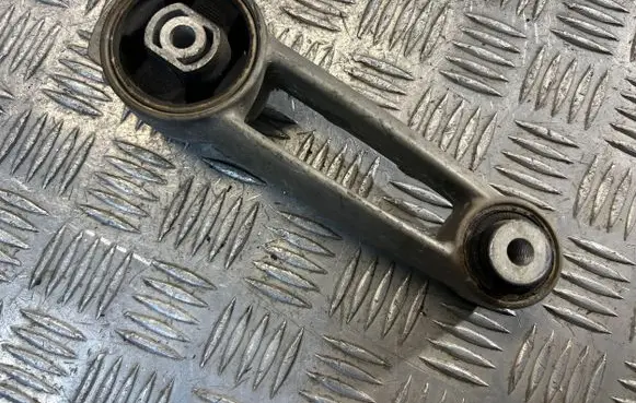 Porsche Cayenne (9PA) Engine mount bracket DE7L5199331B