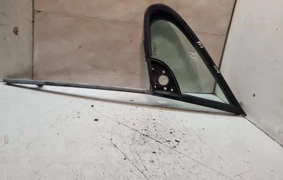 Peugeot 307 Front door vent window glass four-door DOT24M68AS2 43R00048 E000255