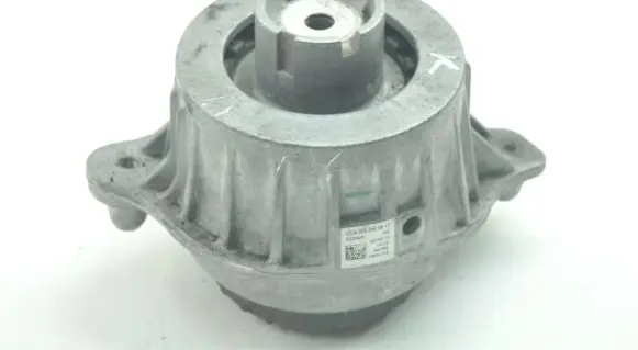 Mercedes-Benz C W205 Engine mount bracket A2052406617