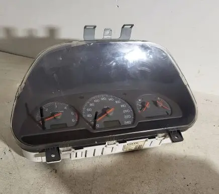 Volvo S40, V40 Speedometer (instrument cluster) 30887692 99W06D4 SW30887707