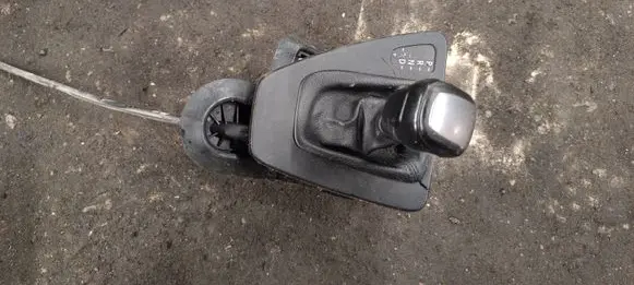 BMW 3 E90 E91 Gear shifter/selector 7562484