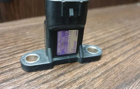 Toyota Corolla Verso E121 Air pressure sensor 8942120210