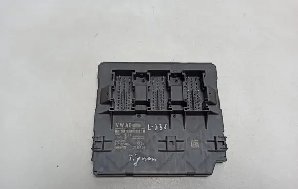 Volkswagen Tiguan Comfort/convenience module 5K0937084