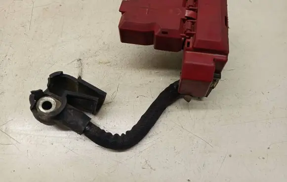 Nissan Qashqai+2 Positive cable (battery) CZ161345
