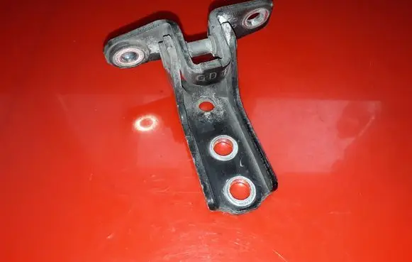 Mitsubishi Pajero Rear door lower hinge NOCODE