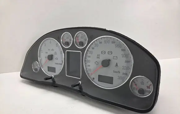 Audi A4 S4 B5 8D Speedometer (instrument cluster) 8B0920932D 26050022982