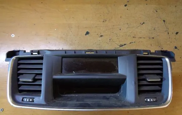 Peugeot 508 Dash center air vent grill 9688552977