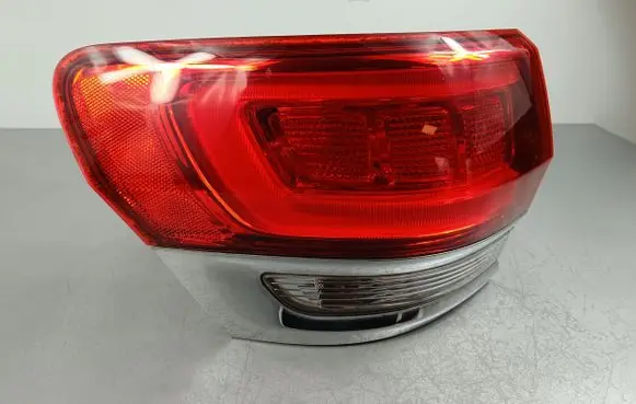 Jeep Grand Cherokee Rear/tail lights P68110001AD