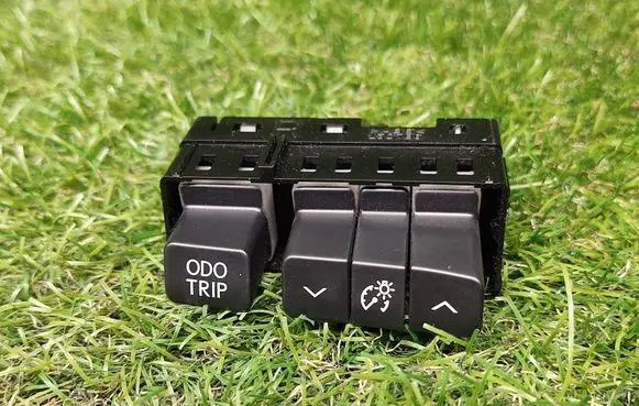 Other switches/knobs/shifts