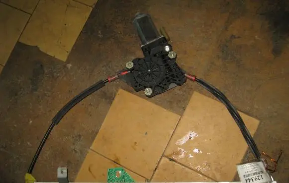 Ford Ka Front door window regulator with motor