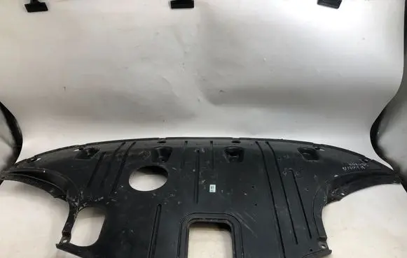 Hyundai Kona II Engine splash shield/under tray