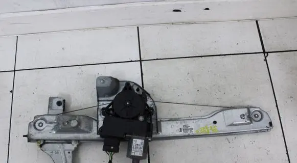 Peugeot 208 I Front door window regulator with motor 9806088080