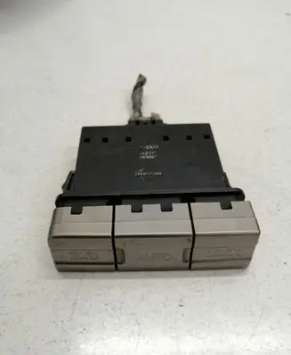Nissan X-Trail T30 Central locking switch button 