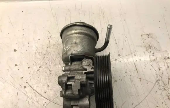 Toyota Avensis T250 Power steering pump 4431005120