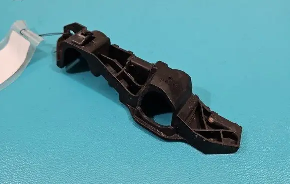 Front bumper mounting bracket
