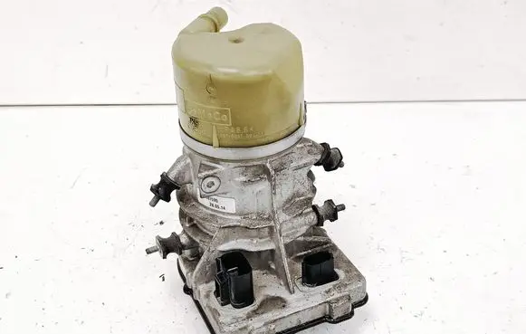 Volvo XC60 Power steering pump 31387595