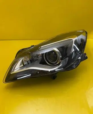 Opel Insignia A Headlight/headlamp 1ZT011166-01