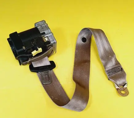 Audi A6 S6 C5 4B Rear seatbelt 00064577