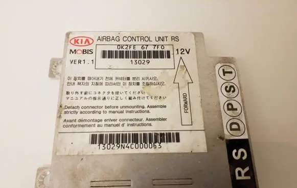 KIA Carens I Airbag control unit/module 0K2FE677F0